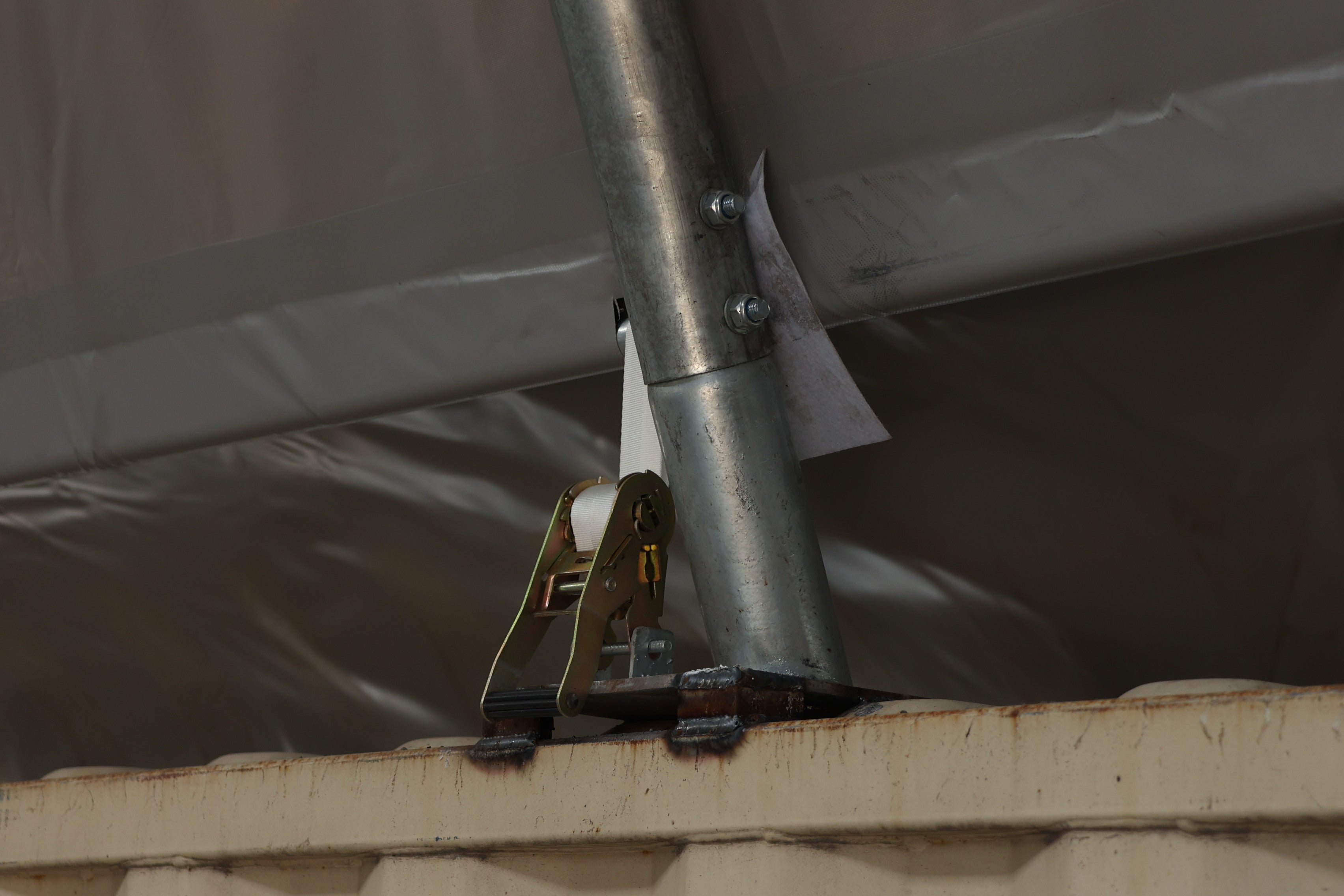 Containerluifels - 33ft x 40ft x 12ft (10m x 12m x 3,6m)