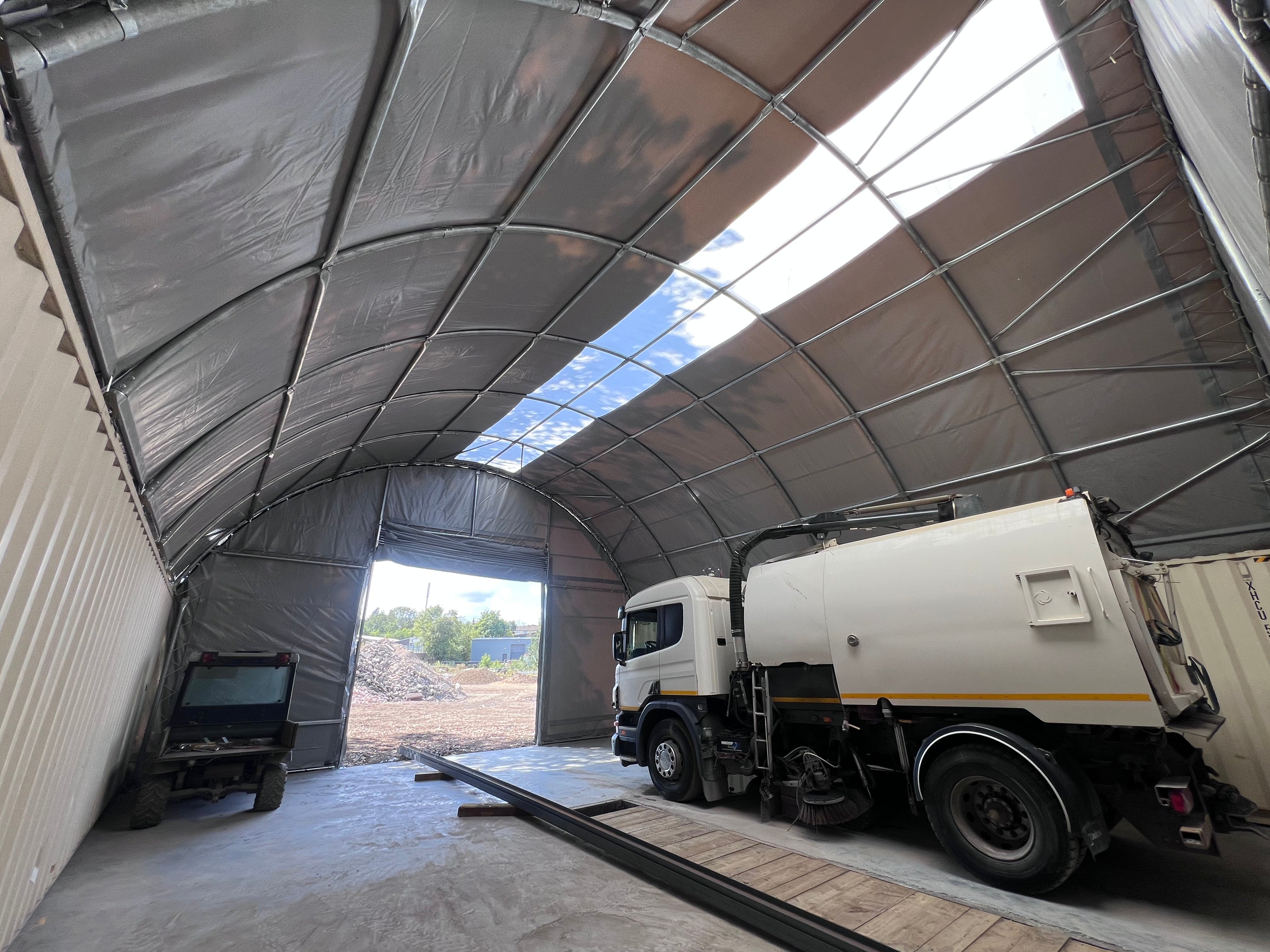 Containerluifels - 33ft x 40ft x 12ft (10m x 12m x 3,6m)